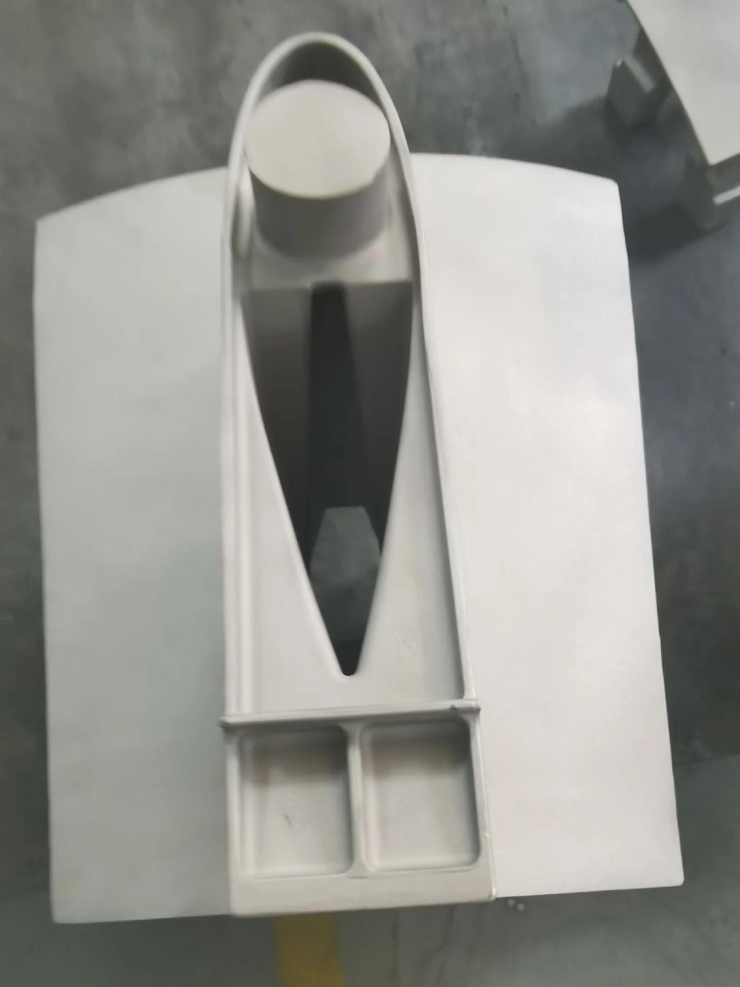 Hollow nozzle guide vane NGV casting with ceramic core cooling channels