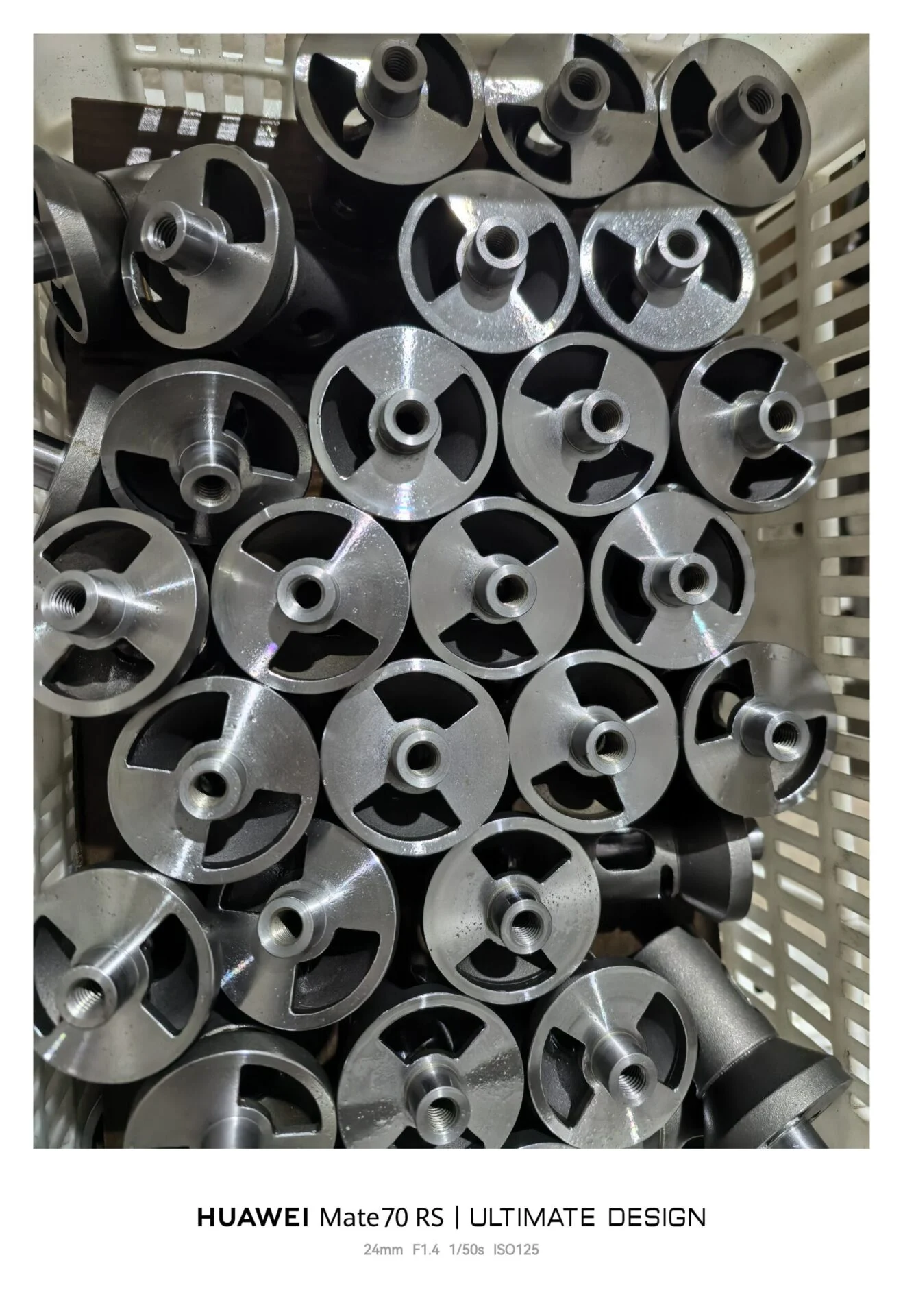 Precision stainless steel exhaust component investment casting