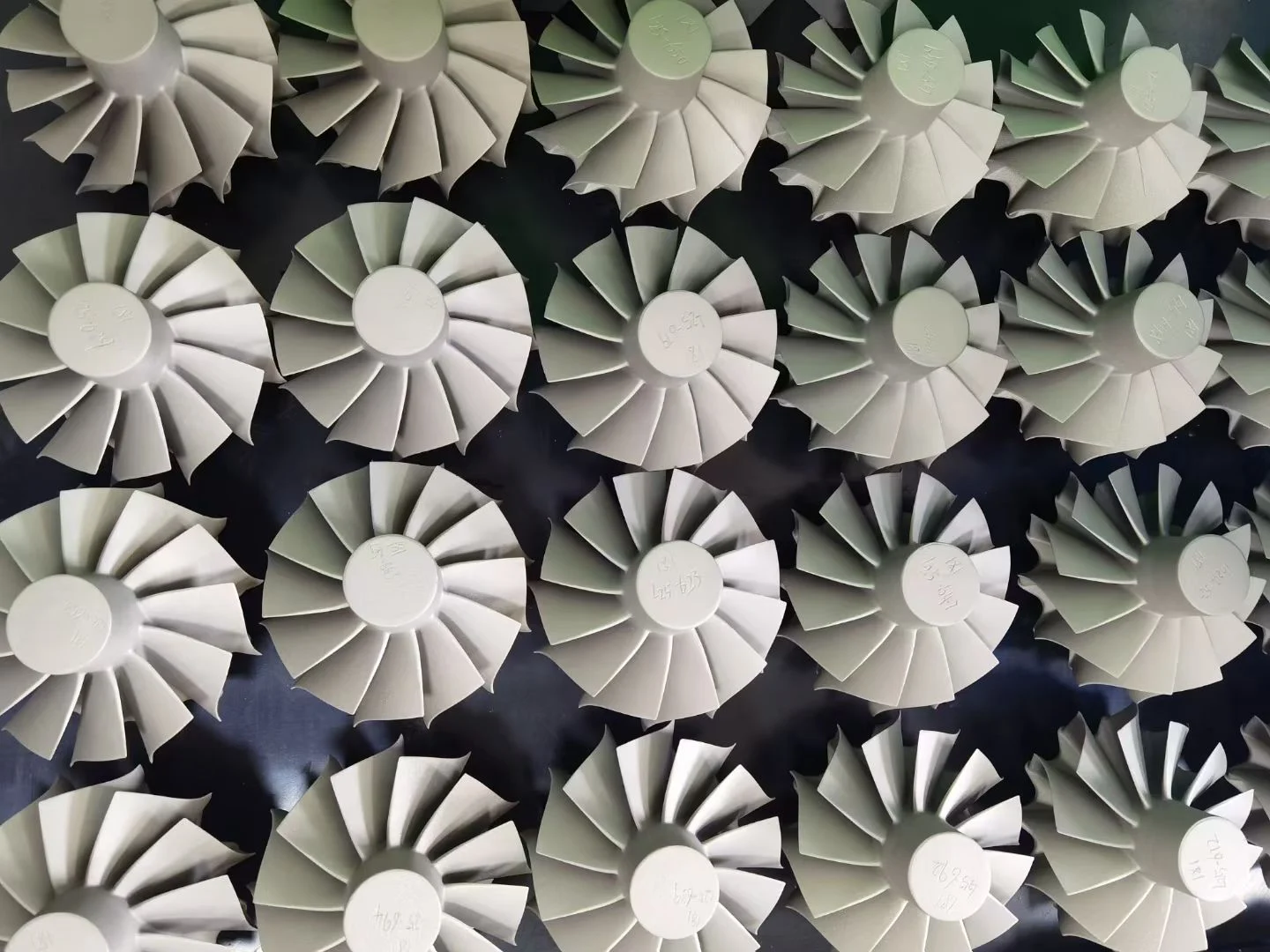 Turbine Blades and Vanes &mdash; industrial gas turbine rotating and stationary blades