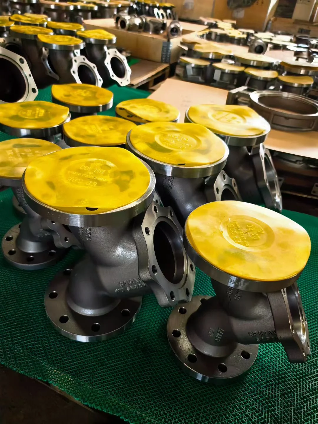 VastCasting 5-axis CNC machining center processing precision stainless steel valve bodies